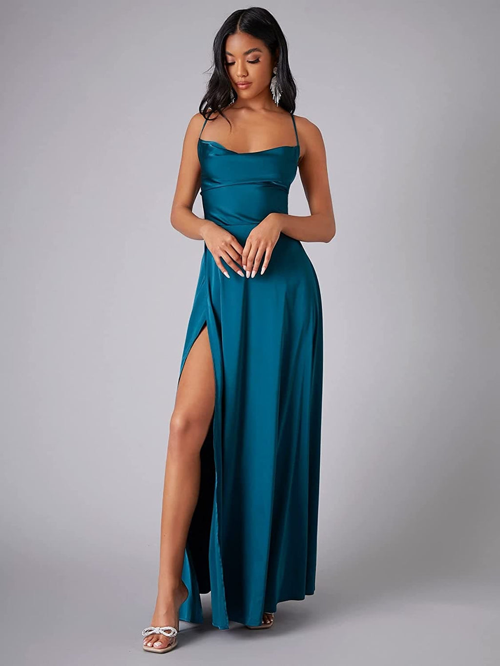 Vestido de noche satinado sin espalda SYP6