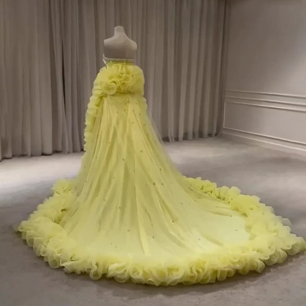 Vestido de noche 2025 para ocasiones formales. Elegante vestido amarillo con volantes y detalles de cuentas LA72889 
