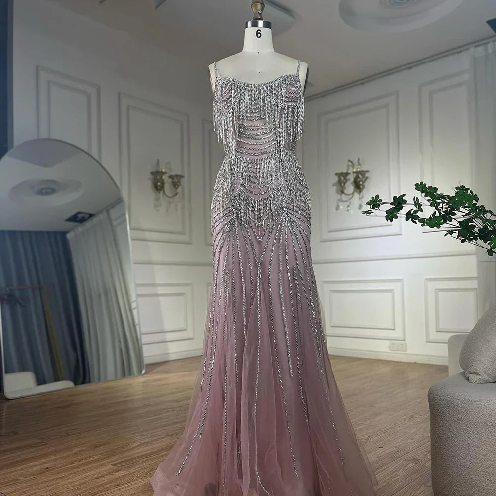 Vestido de noche corte sirena plateado nude con tirantes finos y borlas de cuentas de lujo para ocasiones formales LA72772 
