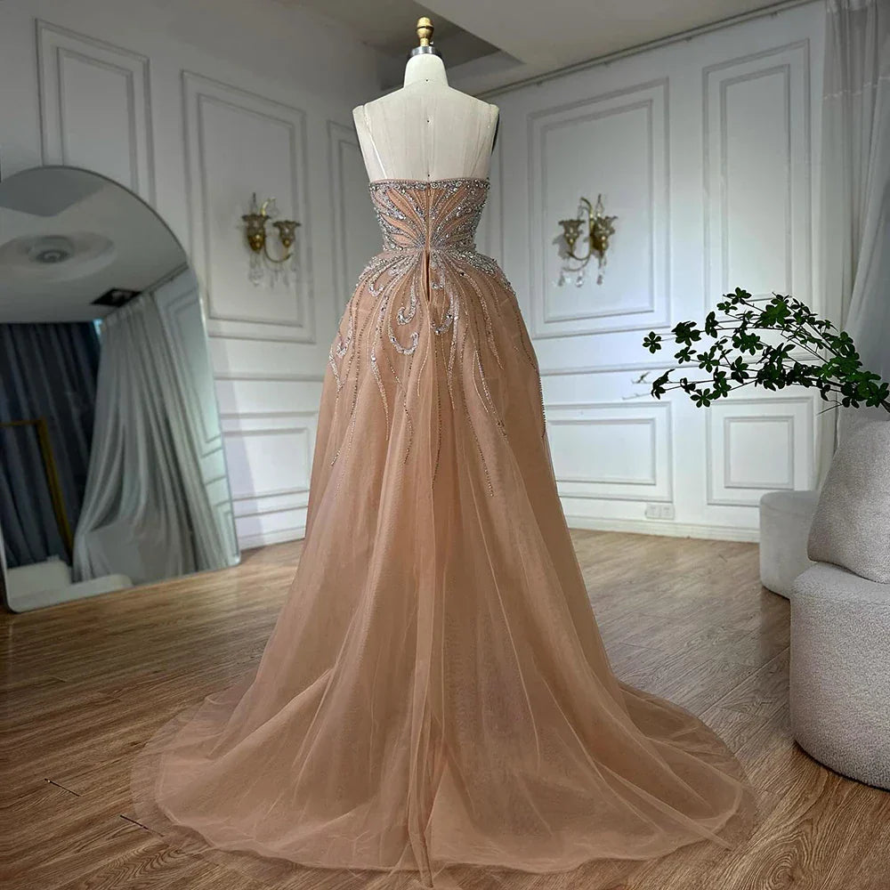 Vestido de noche corte sirena sin tirantes color turquesa, estilo saudí, con sobrefalda para ocasiones formales LA72880 (modelo 2025) 