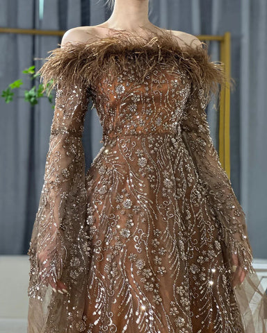 Robe de soirée marron à épaules dénudées et manches cape LA72401