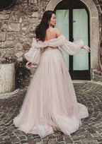 Vestido de fiesta de lujo de Dubái, corte en A, estilo árabe, color rosa, con hombros descubiertos y abertura lateral, modelo LA72677 (2025) 