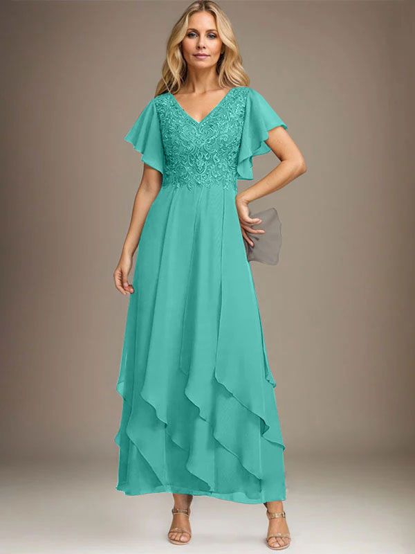 Vestido de novia de corte línea A, escote en V, largo hasta el tobillo, de gasa de encaje con volantes en cascada. 