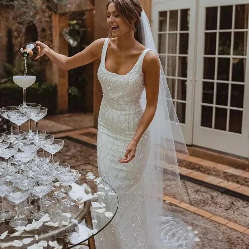 Robes de mariée sirène à sequins 2023 pour femmes, robes de mariée modernes sans manches à col carré en satin et tulle, robes de mariée