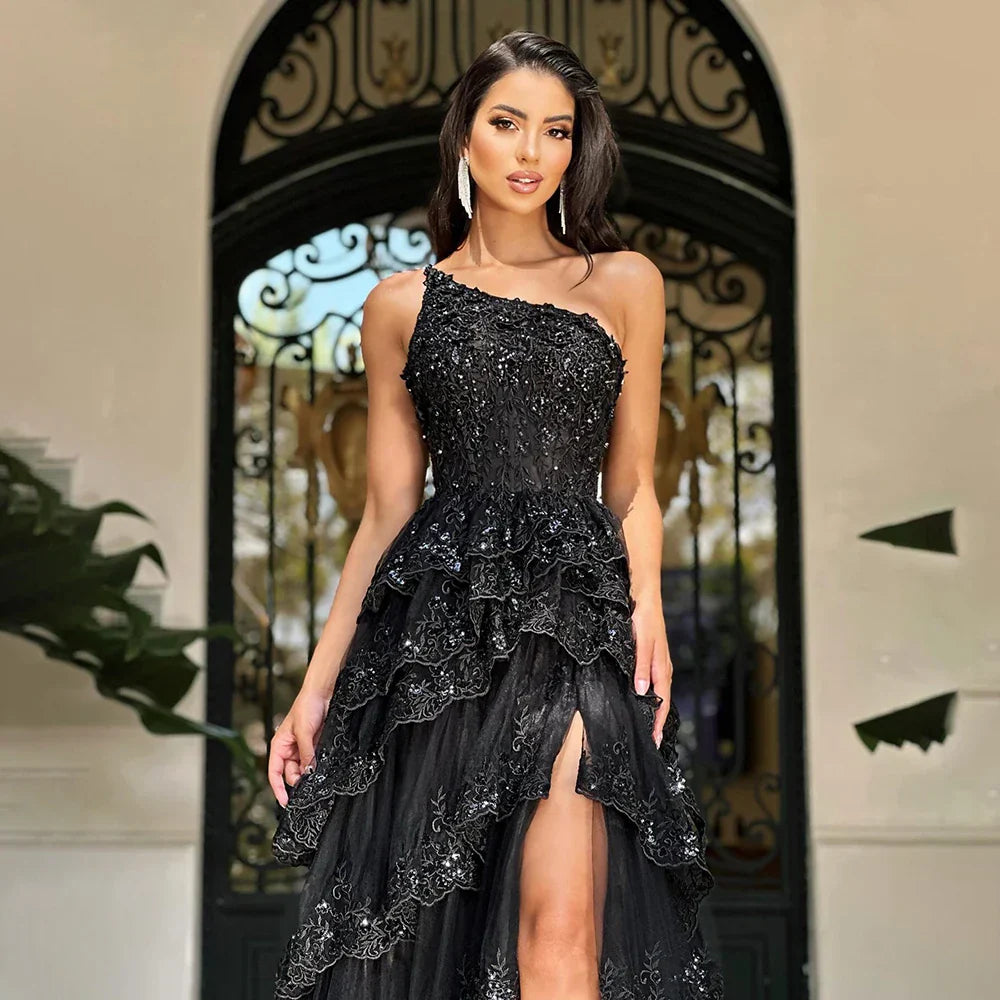 Vestido de fiesta de lujo árabe negro elegante de un solo hombro con abertura lateral escalonada y encaje, corte en A, para mujer LA72647 