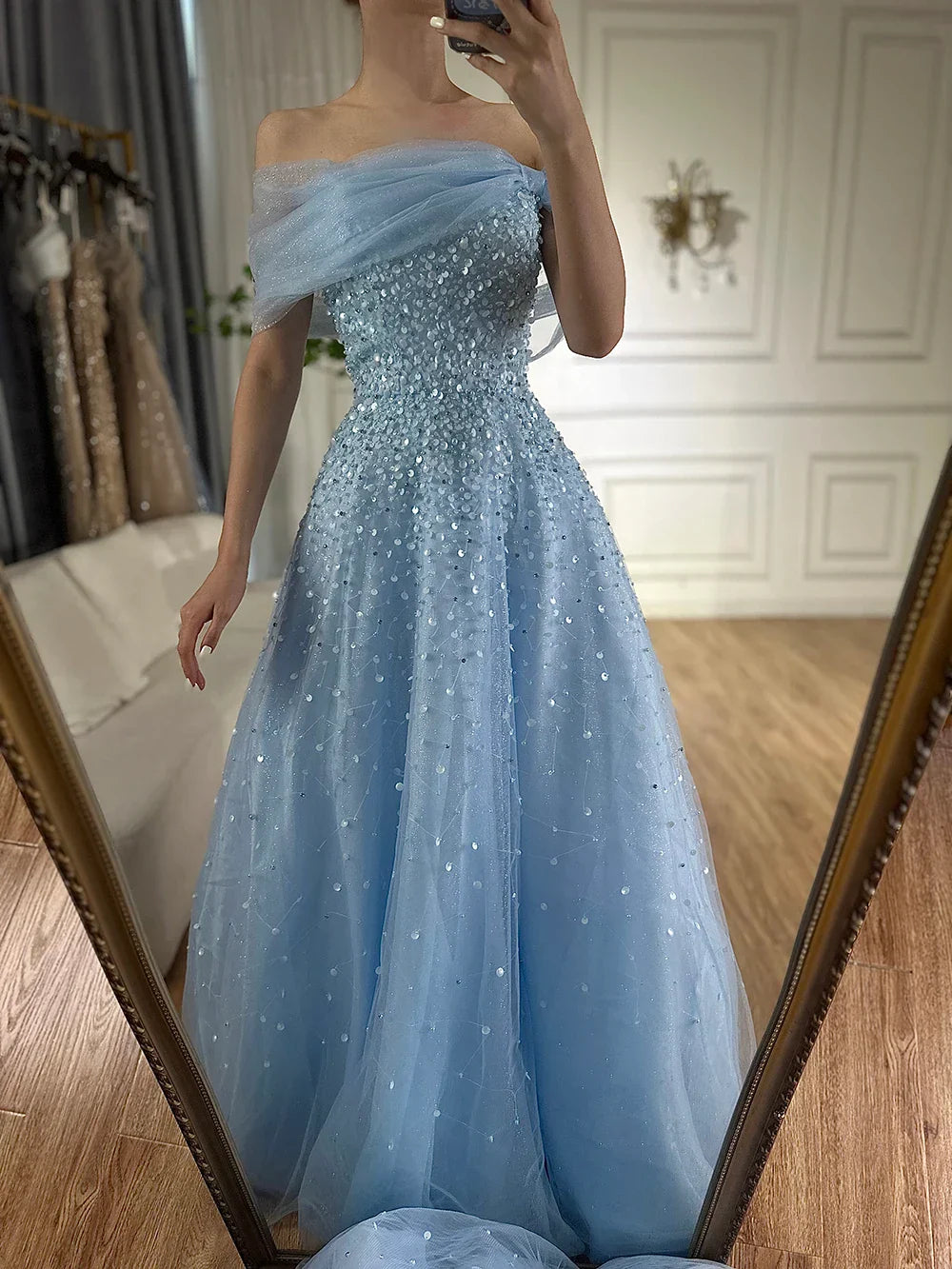 Vestido de noche largo, elegante, corte A, azul árabe, con hombros descubiertos y cuentas, ideal para ocasiones formales (LA72009A)