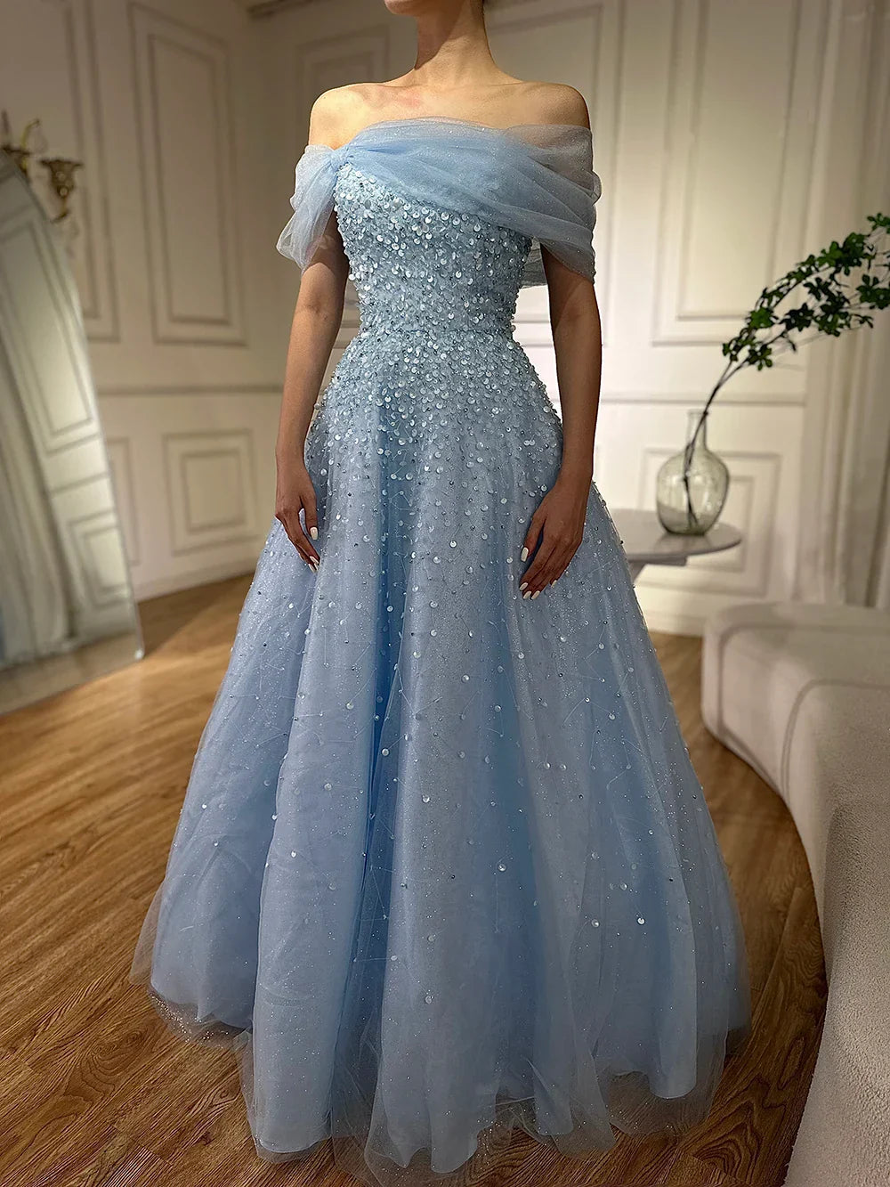 Vestido de noche largo, elegante, corte A, azul árabe, con hombros descubiertos y cuentas, ideal para ocasiones formales (LA72009A)