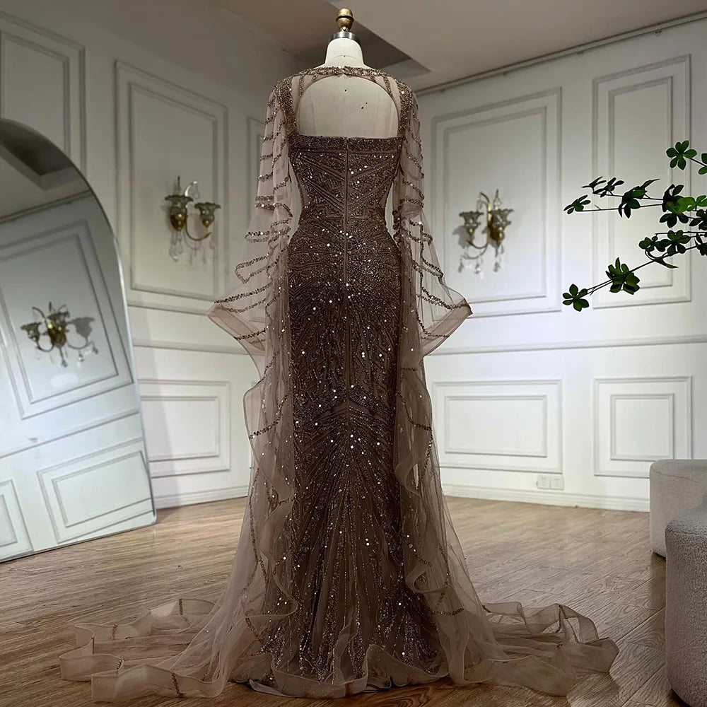 Vestido de noche de sirena color caramelo árabe 2025 con elegantes mangas tipo capa con cuentas para ocasiones formales LA72708 
