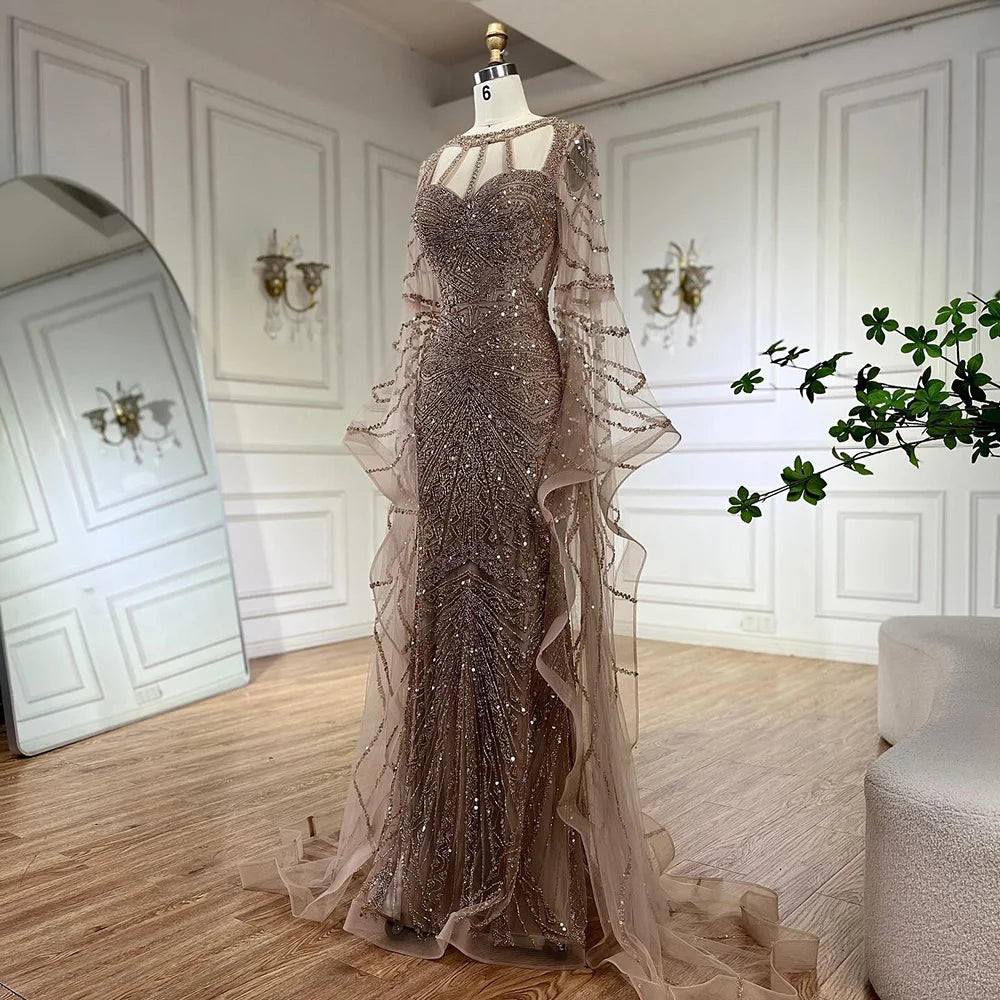 Vestido de noche de sirena color caramelo árabe 2025 con elegantes mangas tipo capa con cuentas para ocasiones formales LA72708 