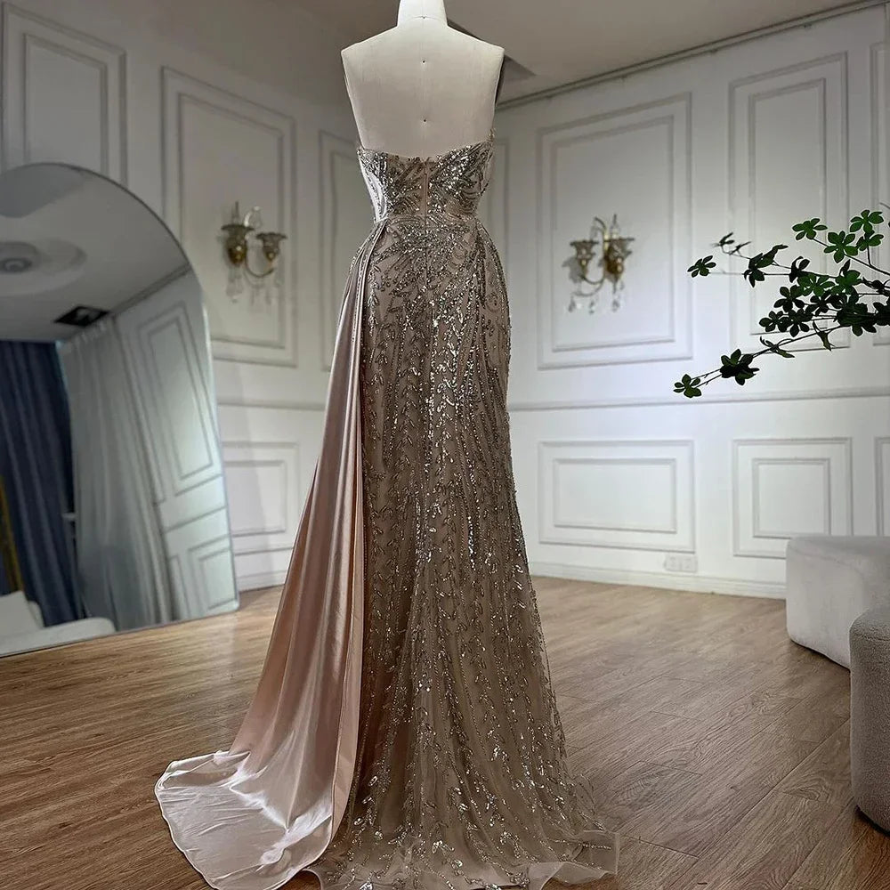 Vestido de noche de lujo estilo sirena, color nude, sin tirantes, de satén, con cuentas, estilo árabe, con falda lateral, ideal para fiestas femeninas (LA72665) 