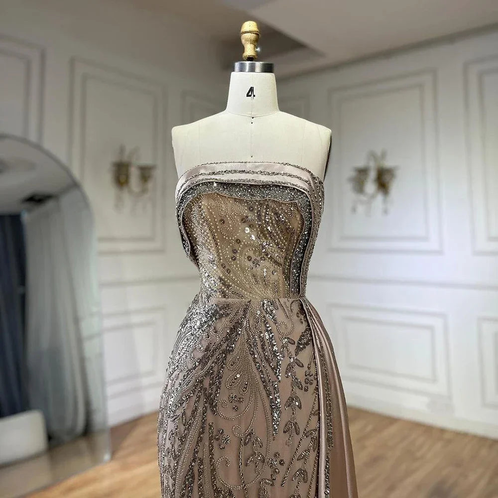 Vestido de noche de lujo estilo sirena, color nude, sin tirantes, de satén, con cuentas, estilo árabe, con falda lateral, ideal para fiestas femeninas (LA72665) 