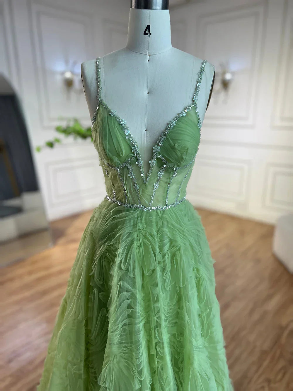 Vestido de fiesta elegante de corte A, con tirantes finos, espalda descubierta y color verde salvia árabe (modelo LA72636) para mujer | Ideal para bodas y fiestas 