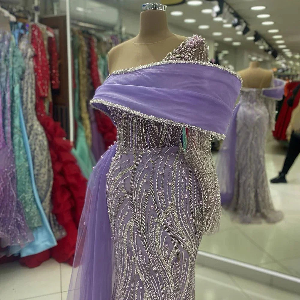 Vestido de noche árabe lila 2025 con cola lateral, perlas y un solo hombro para mujer, ideal para bodas y fiestas formales (LA72332) 