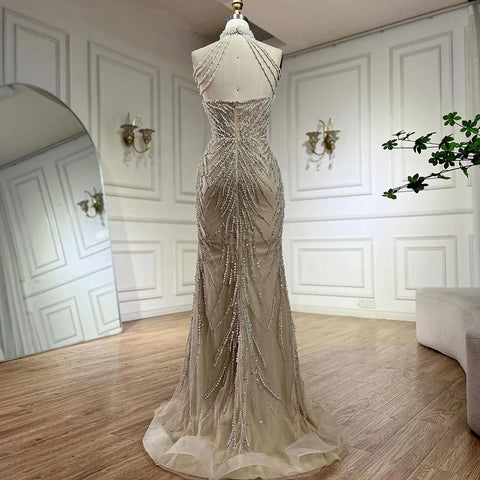 Vestido de noche de lujo estilo sirena con perlas y cuello halter color nude árabe, modelo LA72696, para mujer.