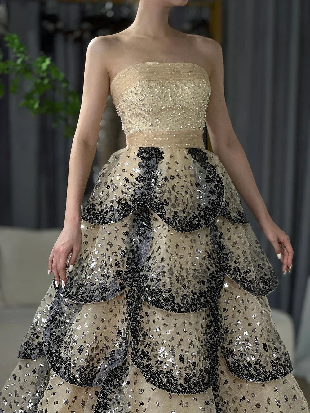 Luxury Black and White Ball Gown Dubai Evening Dress LA72505A