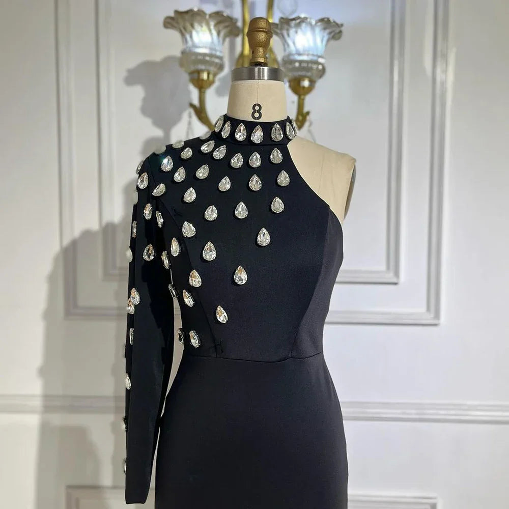Vestido de noche de sirena elegante, negro, de un solo hombro, con abertura lateral y cuentas de cristal, modelo LA72371 (2025) 