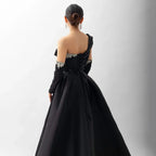 Vestido de noche negro de satén con un solo hombro, corte en A, con cuentas y mangas cortas, modelo LA72741, para mujer. 