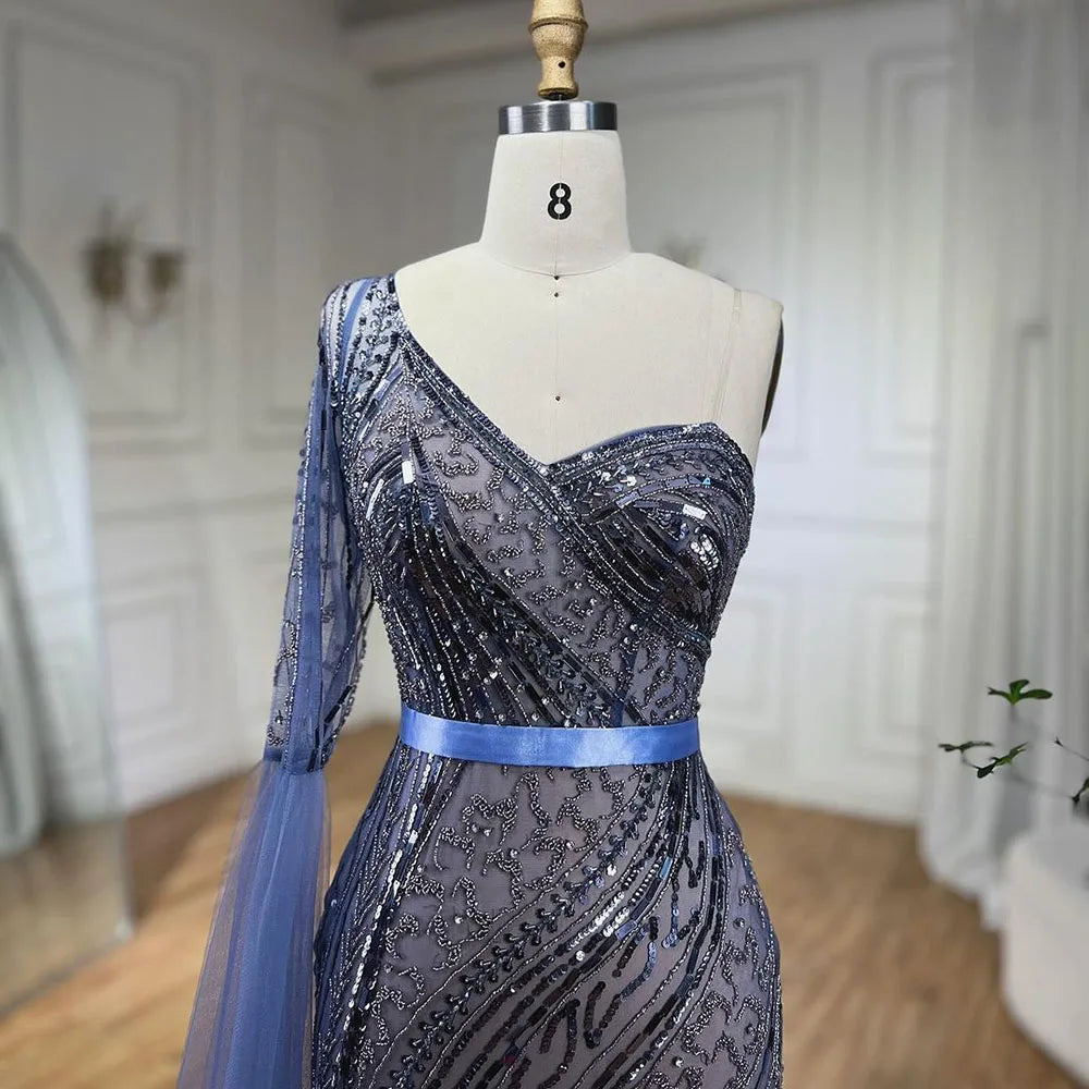 Vestido de noche elegante de sirena azul con un solo hombro y manga capa, adornado con cuentas, ideal para bodas y fiestas (LA72294) 