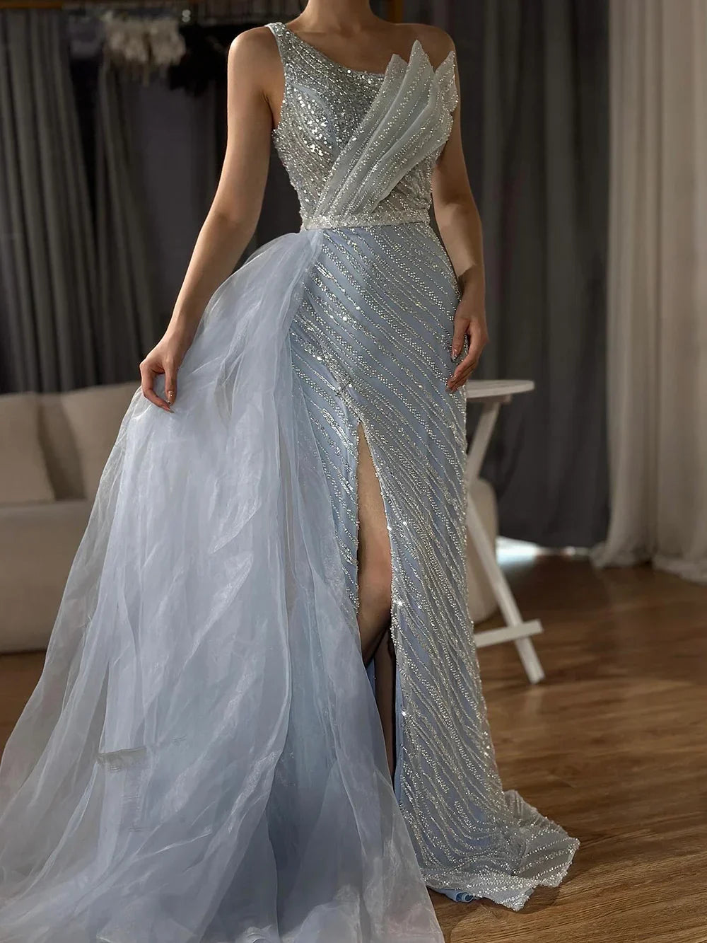 Vestido de noche saudí azul de un solo hombro con abertura y sobrefalda lateral con cuentas para ocasiones formales LA72732 