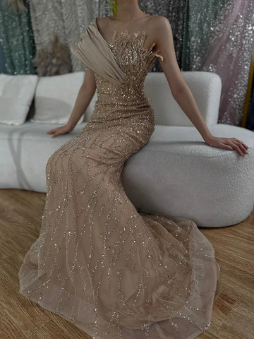 Vestido de noche elegante color caramelo, un solo hombro, estilo árabe saudí, con cuentas, para ocasiones formales (LA72577) 