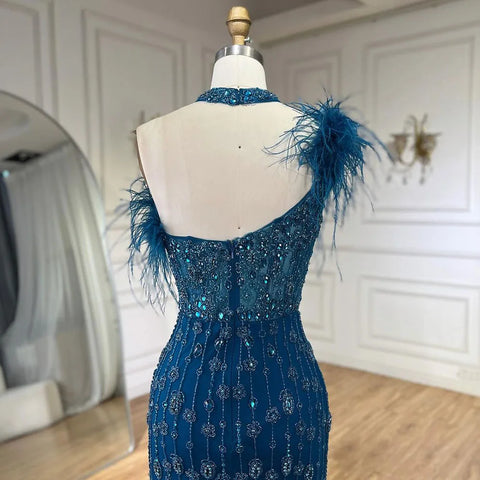 Vestido de noche de sirena elegante, gris, con plumas, cuentas y abertura alta, estilo halter, para mujer, modelo LA72452 