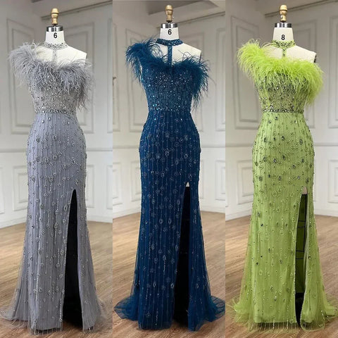 Vestido de noche de sirena elegante, gris, con plumas, cuentas y abertura alta, estilo halter, para mujer, modelo LA72452 