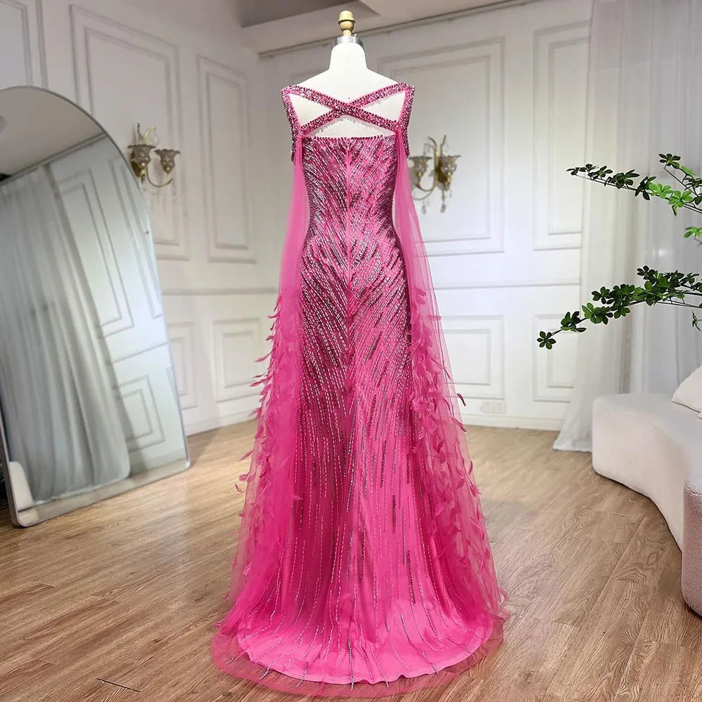 Vestido largo de noche de sirena elegante con mangas capa y plumas, color fucsia, para fiesta de bodas 2025 (LA72286) 