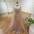 Vestido de noche de sirena con tirantes finos y cuentas color nude, con capa larga para ocasiones formales LA72711 