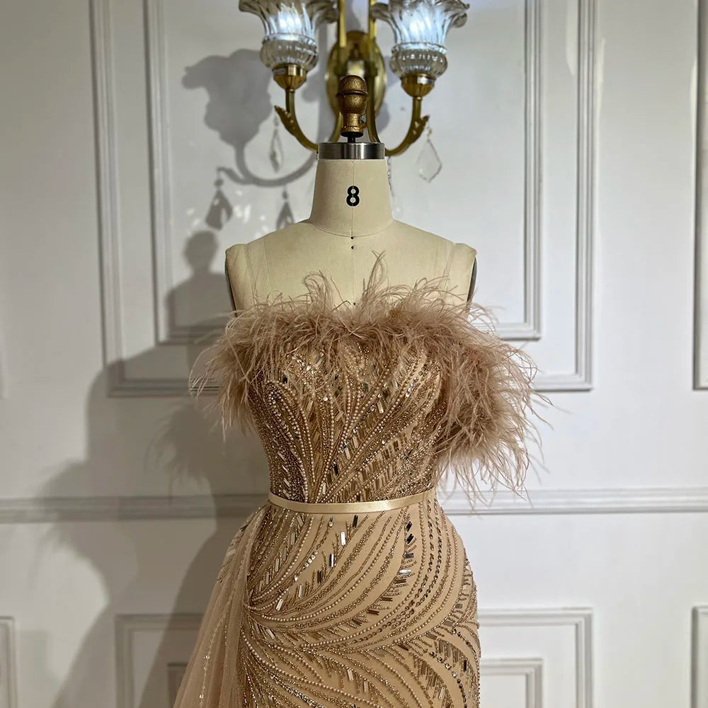 Vestido de noche de sirena color nude, sin tirantes, con sobrefalda, plumas y abertura alta, estilo princesa, para mujer (LA72311) 