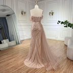 Vestido de noche de sirena color nude, sin tirantes, con sobrefalda, plumas y abertura alta, estilo princesa, para mujer (LA72311) 