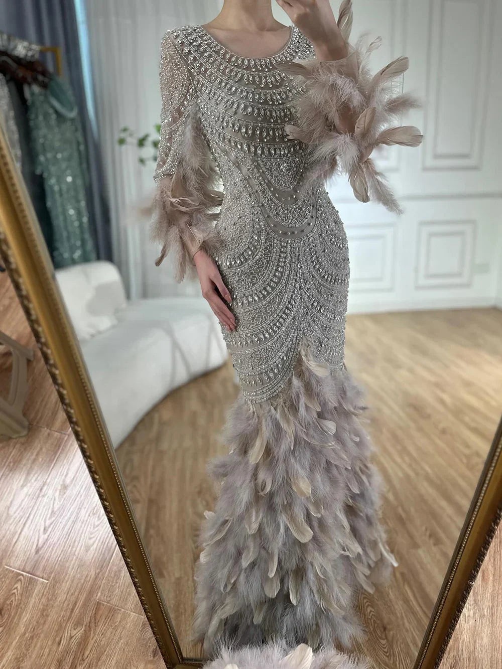 Vestido de noche color nude de Arabia Saudita con plumas y cuentas para ocasiones formales LA72736 