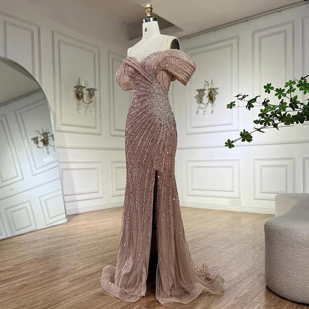 Vestido de noche de lujo rosa sirena con hombros descubiertos, bordado con cuentas y abertura lateral, ideal para ocasiones formales (modelo 2025, Arabia Saudita LA72481) 