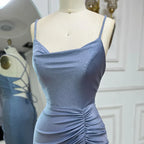 Vestido de noche largo de sirena elegante con tirantes finos y abertura, color azul saudí, modelo LA72720 (2025) 