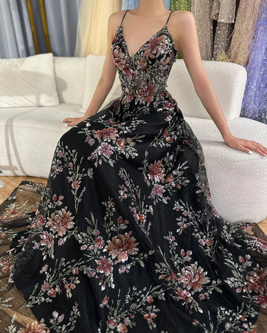 Vestido de fiesta de lujo negro con tirantes finos, corte en A y cuentas, modelo LA72773, para ocasiones formales (2025). 