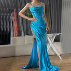 Vestido de noche de satén rojo vino con tirantes finos y abertura alta, estilo saudí, para ocasiones formales (LA72776) 