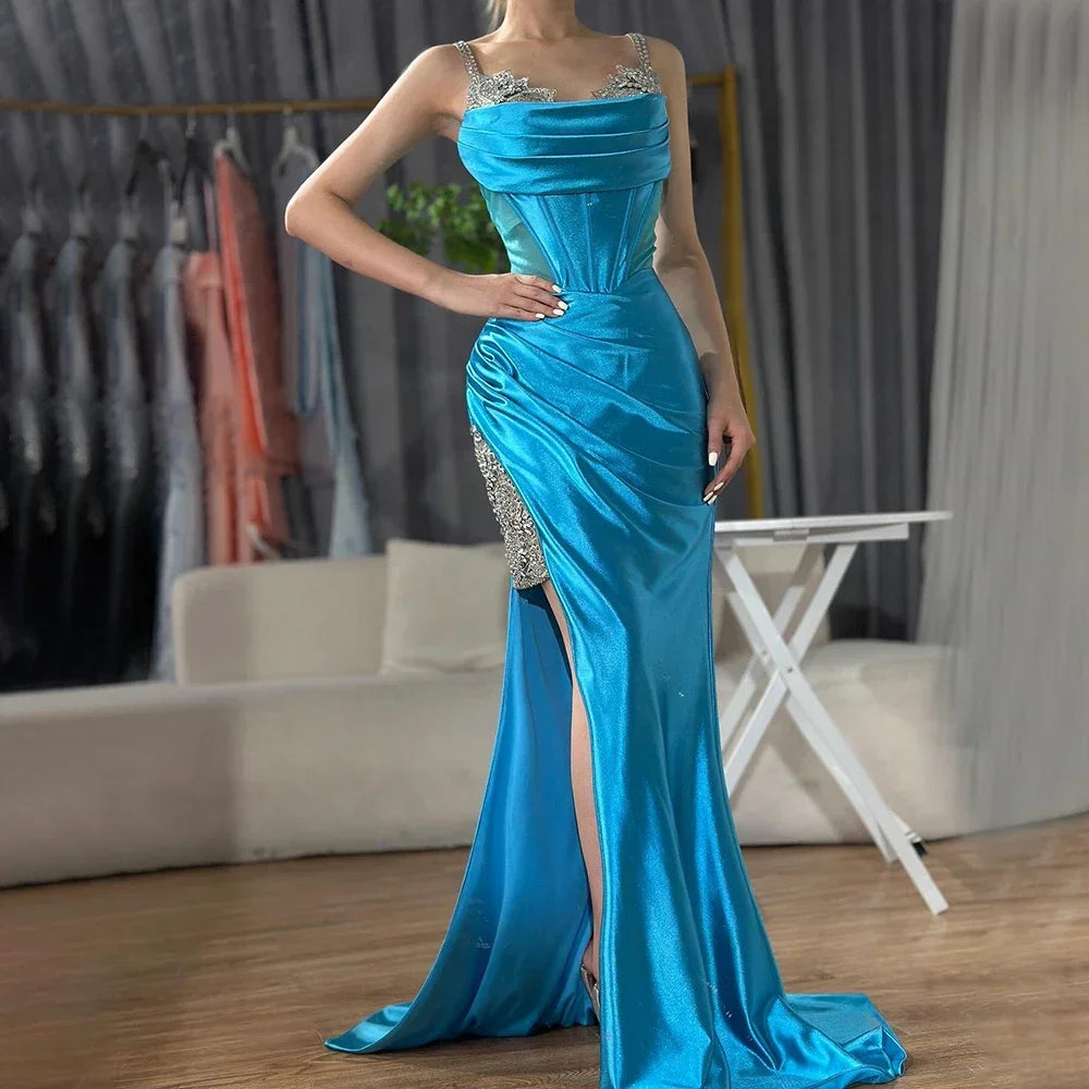 Vestido de noche de satén rojo vino con tirantes finos y abertura alta, estilo saudí, para ocasiones formales (LA72776) 