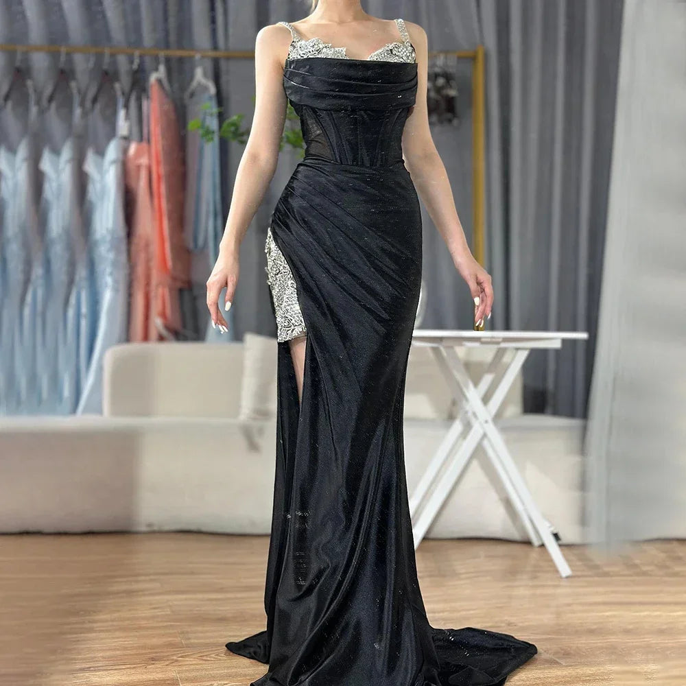 Vestido de noche de satén rojo vino con tirantes finos y abertura alta, estilo saudí, para ocasiones formales (LA72776) 