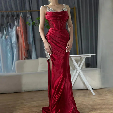 Robe de soirée en satin rouge vin à bretelles spaghetti et fente haute, style arabe saoudien, modèle LA72776, 2025 