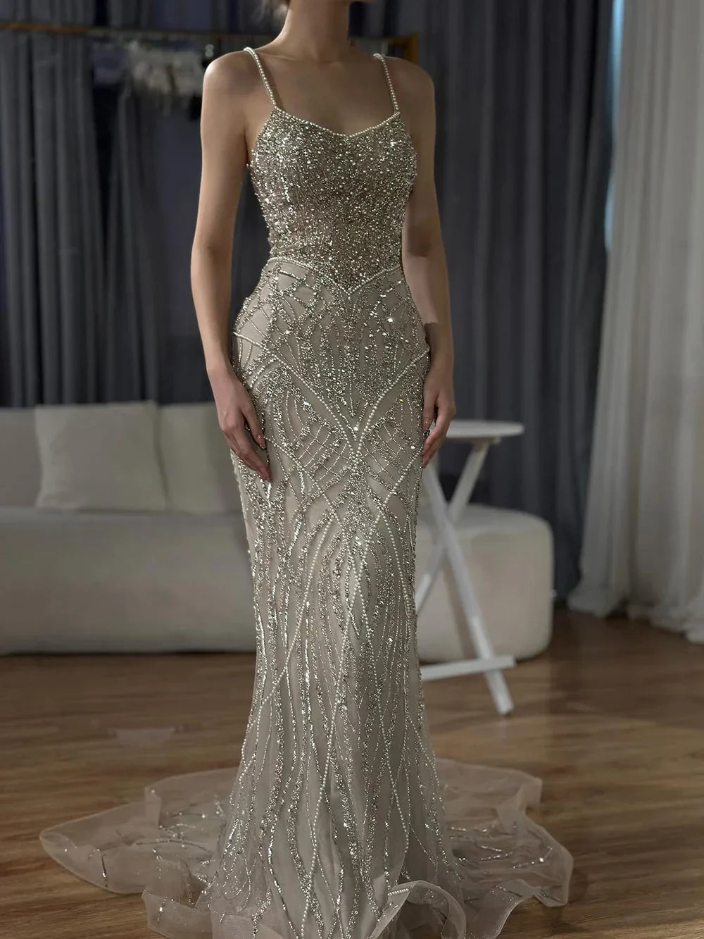Vestido de noche árabe de sirena con tirantes finos y cuentas color caramelo, modelo LA72733, para ocasiones formales (2025) 