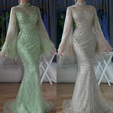 Robe de soirée luxueuse à manches longues et plumes vert sauge LA72394A