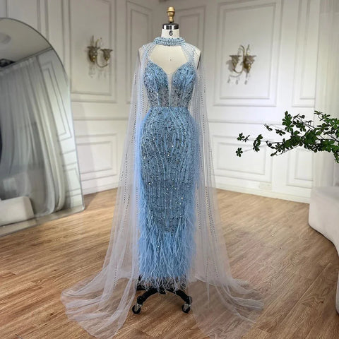 Vestidos de fiesta de boda estilo sirena color blanco nude con plumas y mangas tipo capa de lujo (modelo LA72047A) 