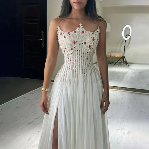 Robe de soirée de luxe blanche sans bretelles, style Dubaï, avec double fente sur le devant et perles, pour femme, LA72667, 2025 