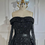 Vestido de noche negro con corsé de hombros descubiertos y cuentas, con sobrefalda de satén desmontable, ideal para ocasiones formales (LA72254B) 