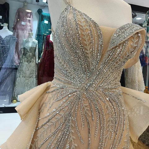 Vestido de noche de sirena color caramelo con cuentas, sobrefalda y elegante abertura para ocasiones formales LA72890 