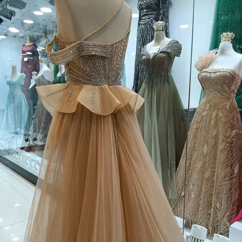 Vestido de noche de sirena color caramelo con cuentas, sobrefalda y elegante abertura para ocasiones formales LA72890 