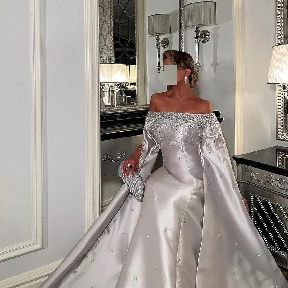 Vestido de noche de lujo 2025, corte A, satén gris, con hombros descubiertos y perlas, ideal para ocasiones formales (LA72779) 