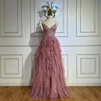 Vestido de noche rosa con tirantes finos, corpiño con cuentas y falda de tul en capas para ocasiones formales LA72893 
