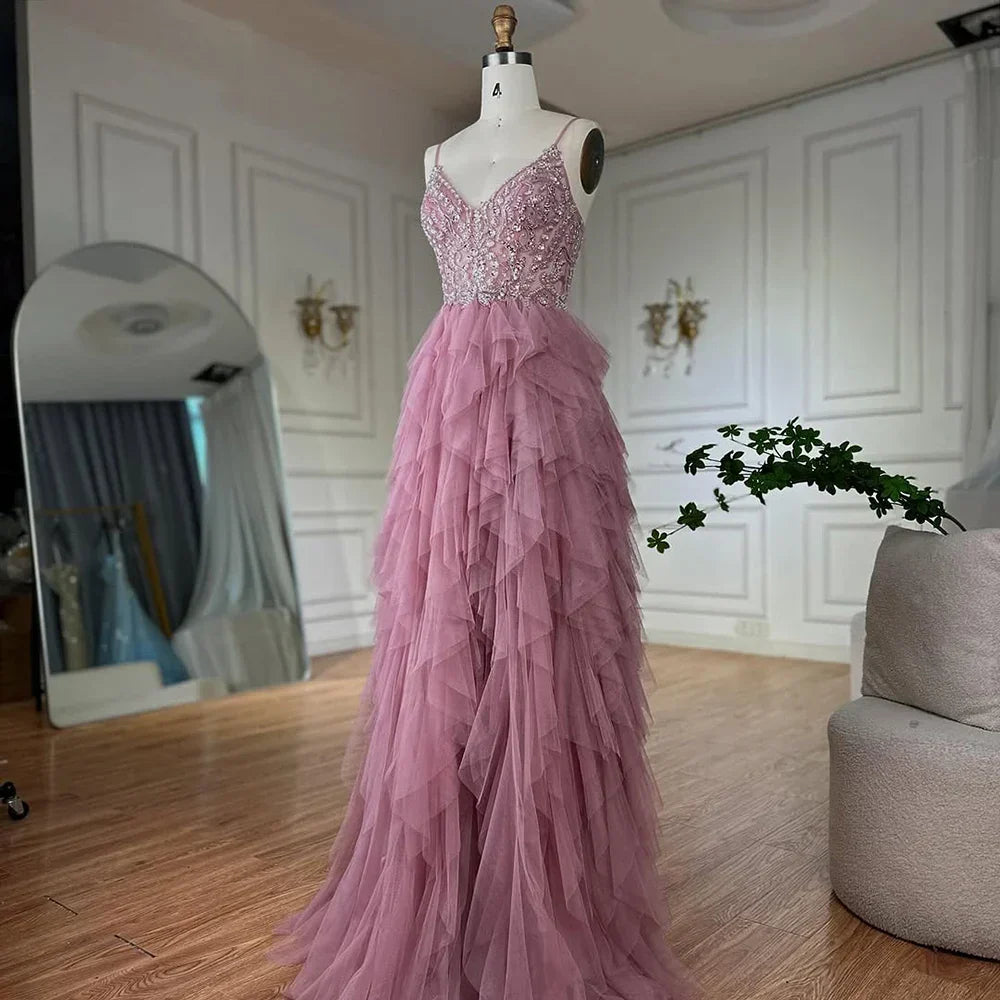 Vestido de noche rosa con tirantes finos, corpiño con cuentas y falda de tul en capas para ocasiones formales LA72893 
