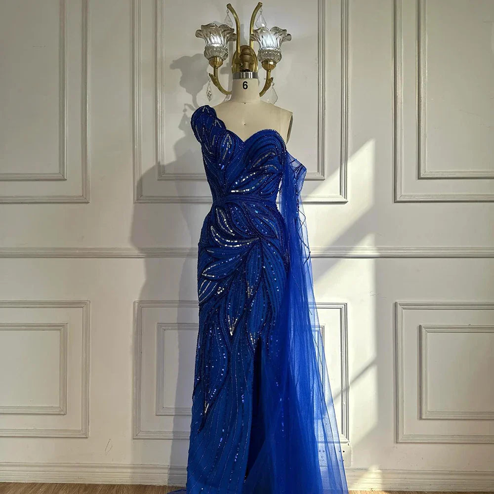 Vestido de noche sirena azul real con un solo hombro, cuentas y abertura para ocasiones formales LA72869 