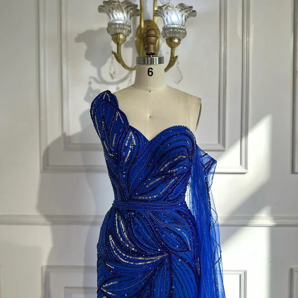Vestido de noche sirena azul real con un solo hombro, cuentas y abertura para ocasiones formales LA72869 